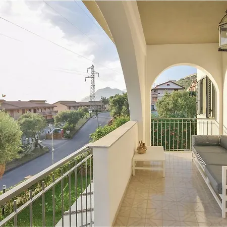 Amazing In W/ 3 Bedrooms Nyaraló *