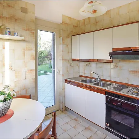 Amazing In W/ 3 Bedrooms *