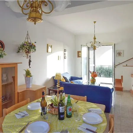 Amazing In W/ 3 Bedrooms Σπίτι διακοπών Praia a Mare